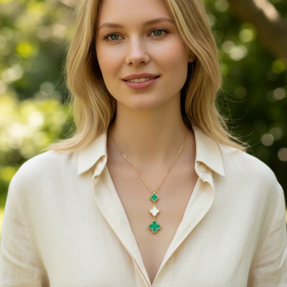 💗💗💗FASHION Stainless steel Gold tone‎ and Green 4 leaf Clover enamel Necklace
